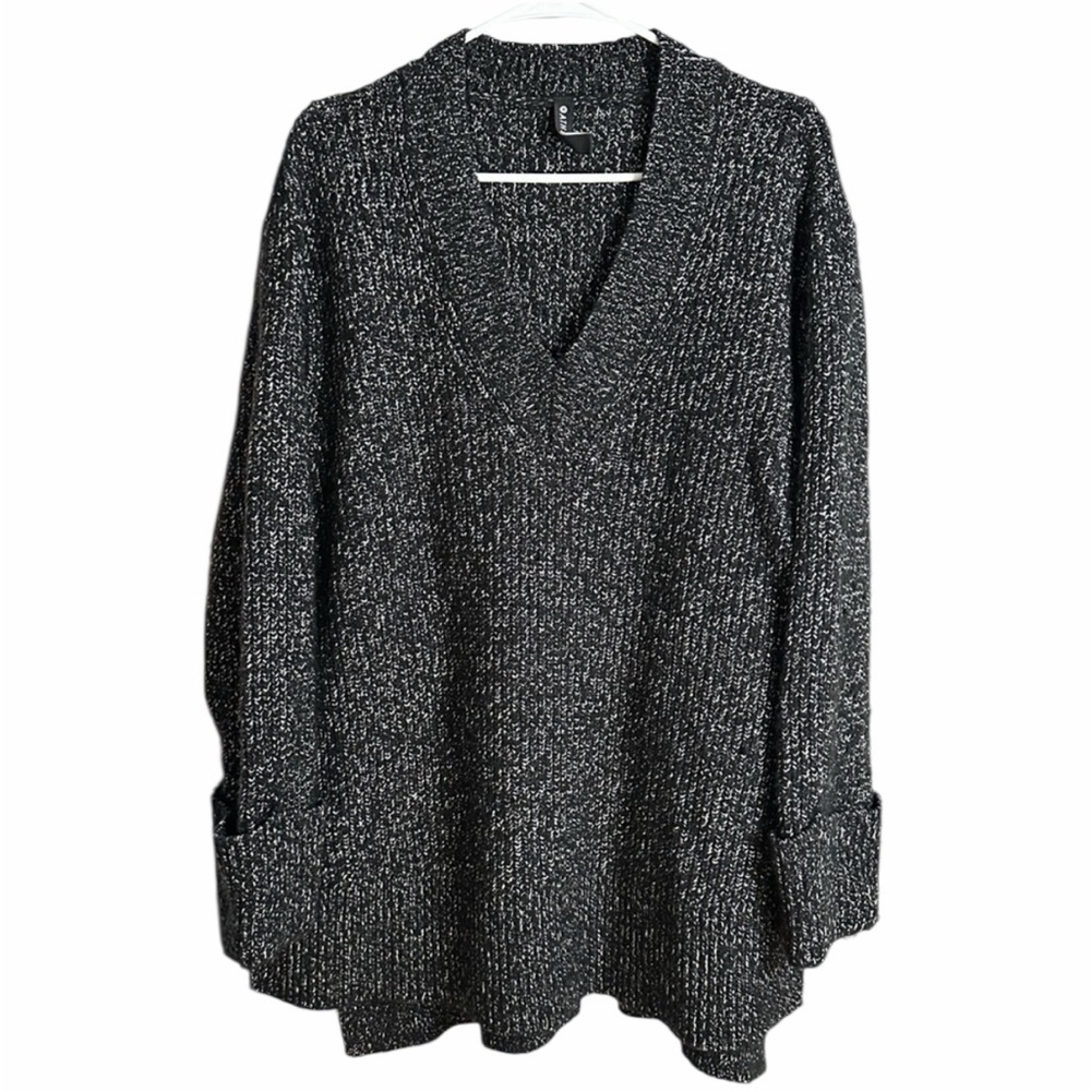 Shasta Women’s V-Neck Sweater - Size Large
Pre-Loved Wool Blend Side Slit PTP 24